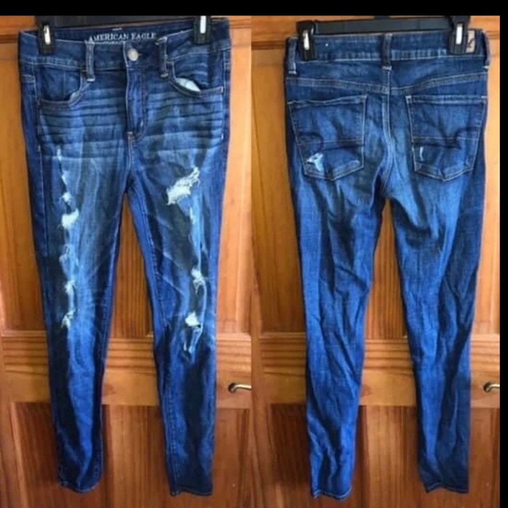AMERICAN EAGLE DESTROYED/DISTRESSED JEANS